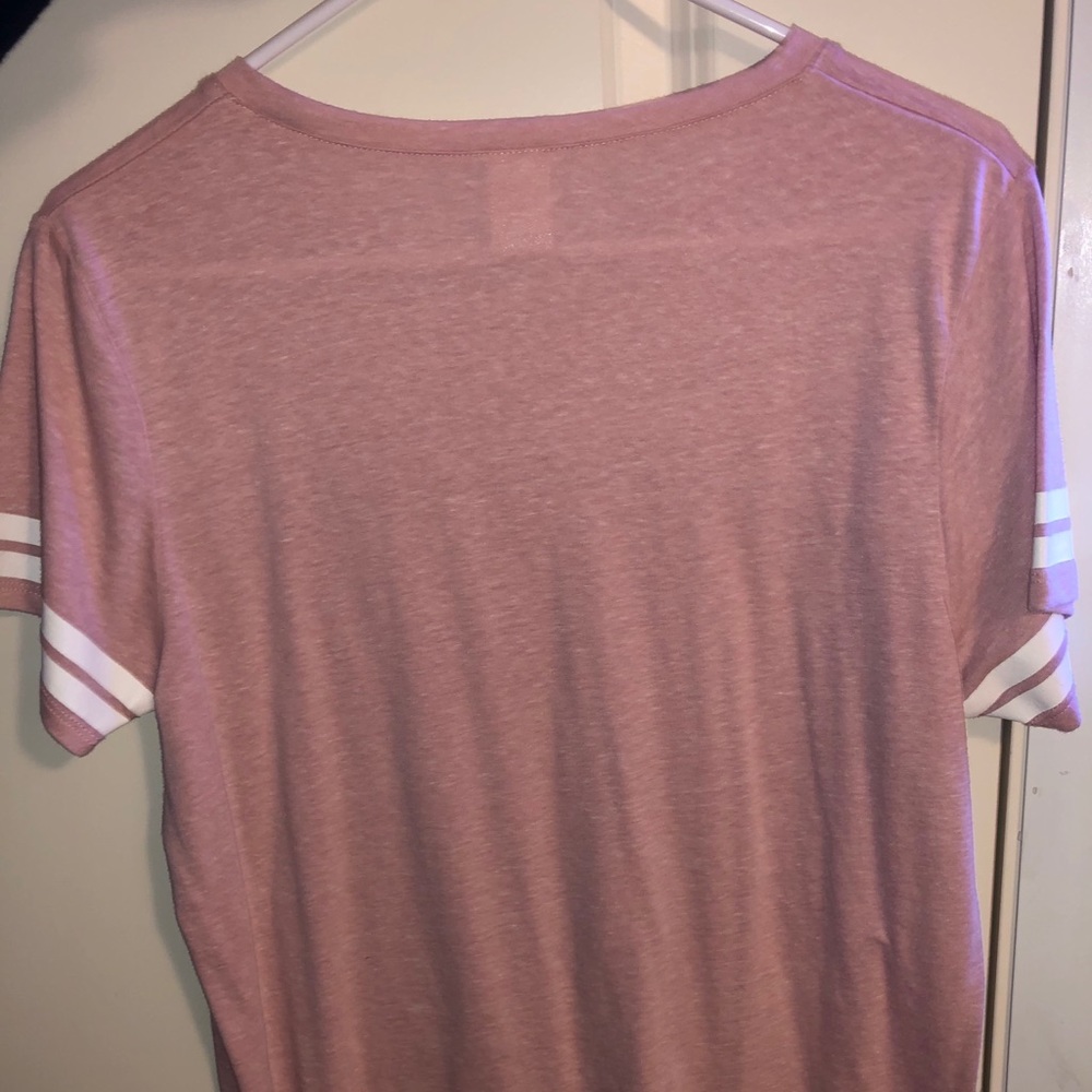 Cute tee - Picture 2 of 2
